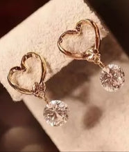 Load image into Gallery viewer, Your Sparkling Heart Earrings
